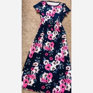👗Gorgeous Floral Maxi Dress👗